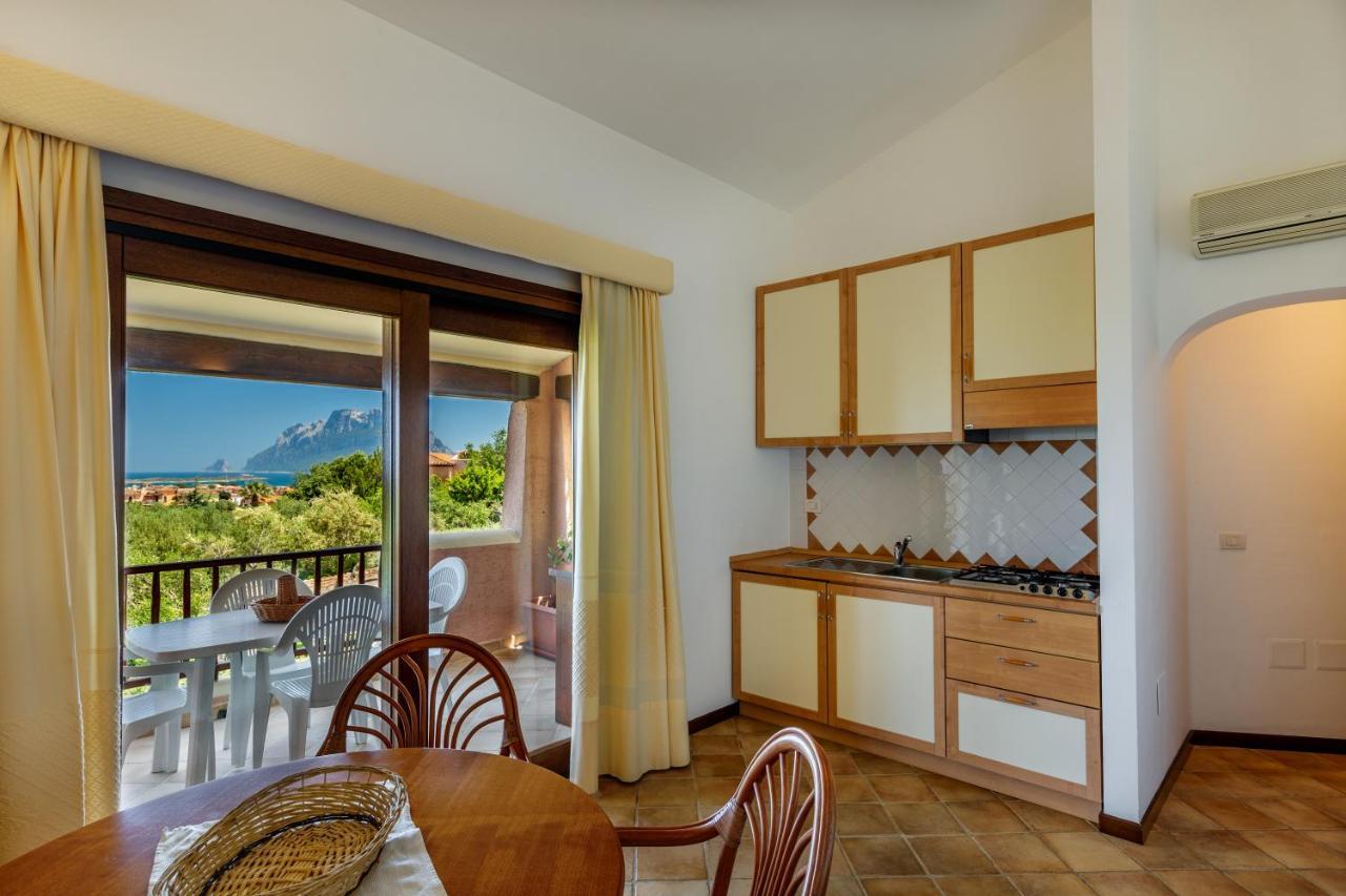 Vista Village Loiri Porto San Paolo Exterior foto