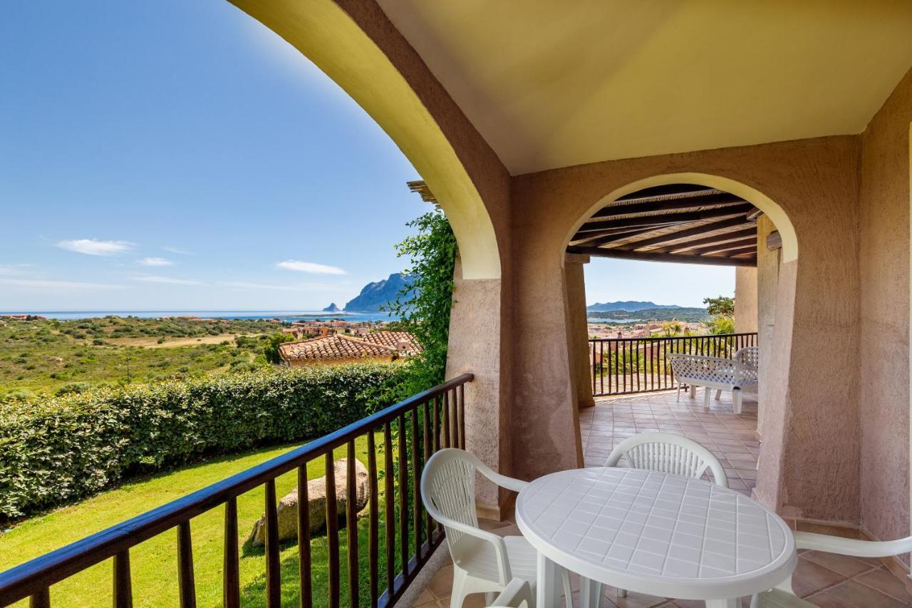 Vista Village Loiri Porto San Paolo Exterior foto